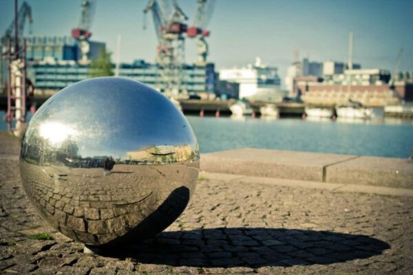 riflessioni in una sfera di cristallo