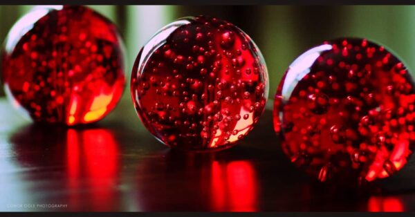 riflessi in una sfera di cristallo