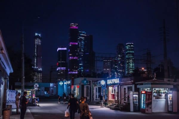fotografia di strada notturna