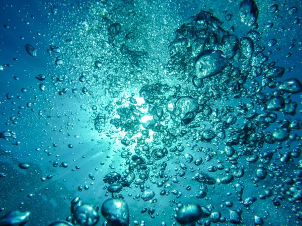 fotografare bolle sott'acqua