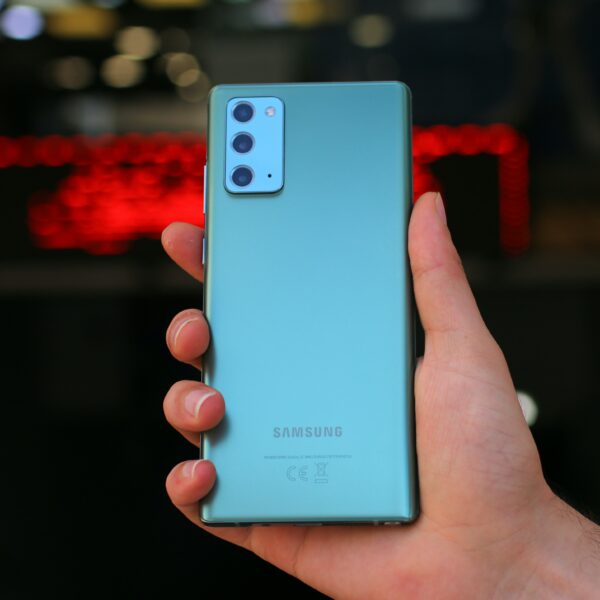 Samsung Galaxy Note 20 .(Please mention @zana_qaradaghy on Instagram while use this photo) Follow me on Instagram @zana_qaradaghy